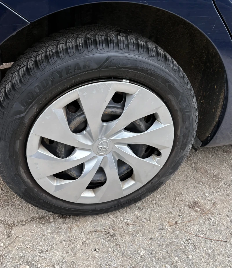 Toyota Auris, снимка 8 - Автомобили и джипове - 52654626