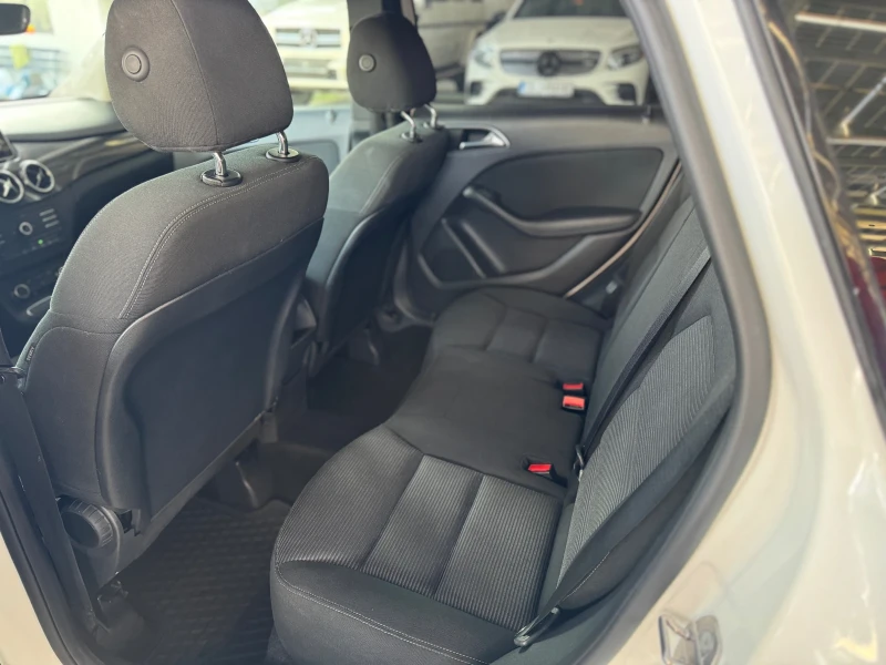 Mercedes-Benz B 220, снимка 10 - Автомобили и джипове - 52868372