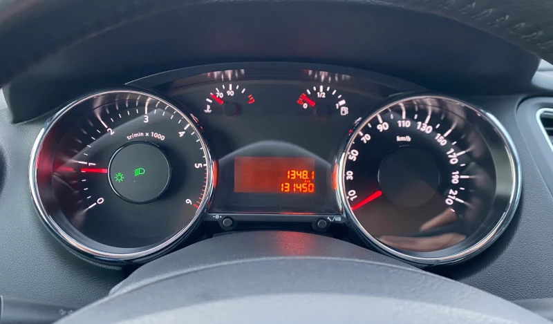 Peugeot 5008 7места* РЕАЛНИ 131х.км.!!!, снимка 13 - Автомобили и джипове - 53435327