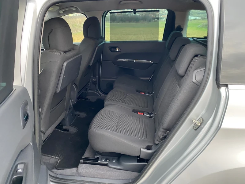 Peugeot 5008 7места* РЕАЛНИ 131х.км.!!!, снимка 9 - Автомобили и джипове - 53435327