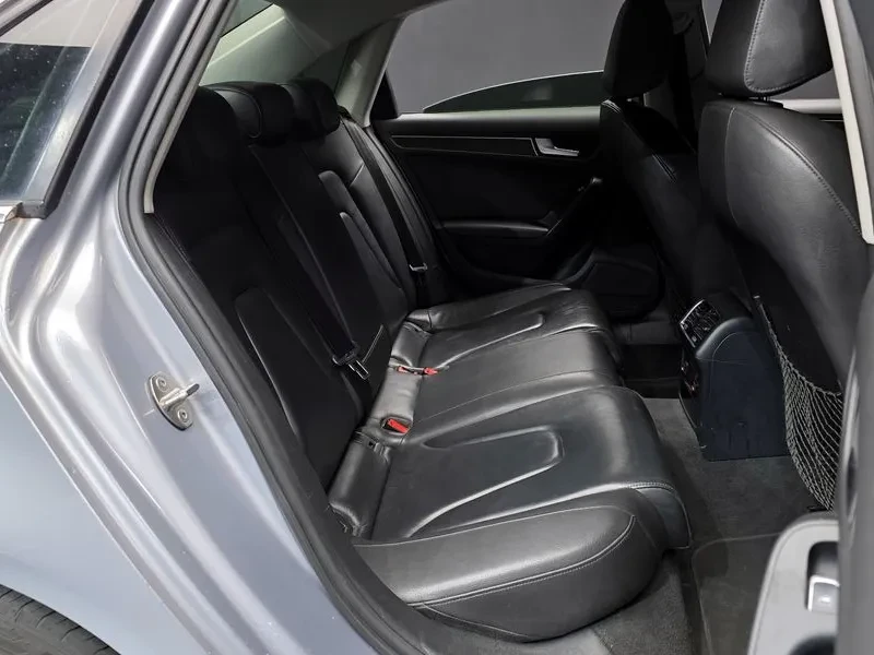 Audi A4 2.0 TDI, снимка 12 - Автомобили и джипове - 54143285