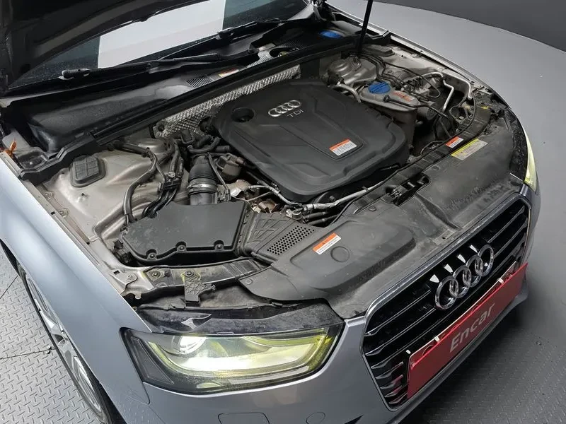 Audi A4 2.0 TDI, снимка 6 - Автомобили и джипове - 54143285