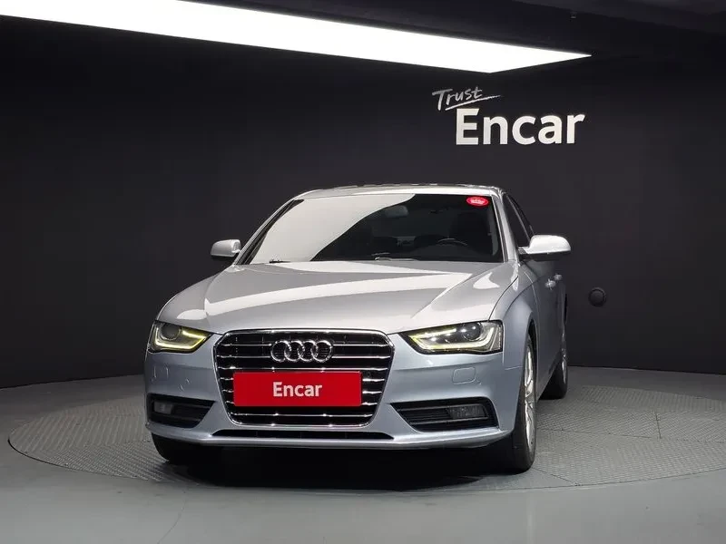 Audi A4 2.0 TDI, снимка 3 - Автомобили и джипове - 54143285