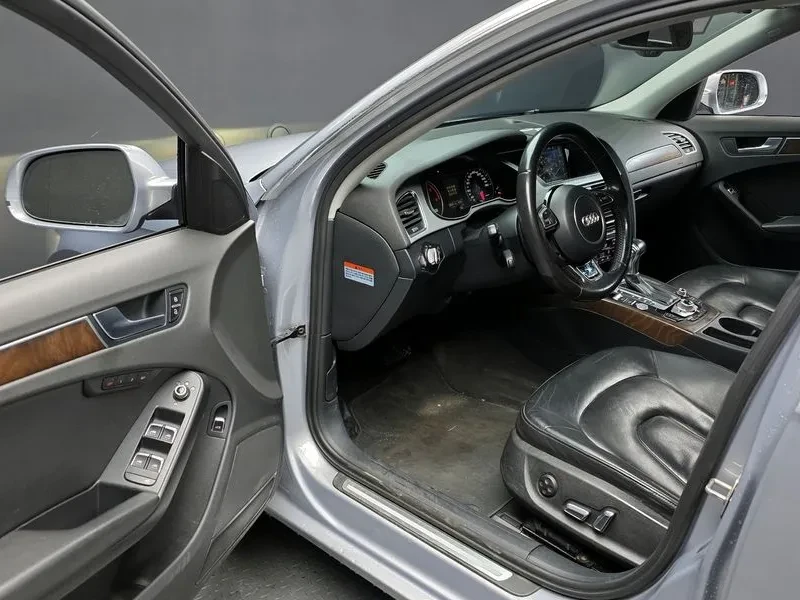 Audi A4 2.0 TDI, снимка 11 - Автомобили и джипове - 54143285