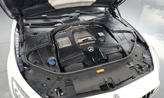 Mercedes-Benz S 63 AMG 4MATIC+ , снимка 17 - Автомобили и джипове - 55773085