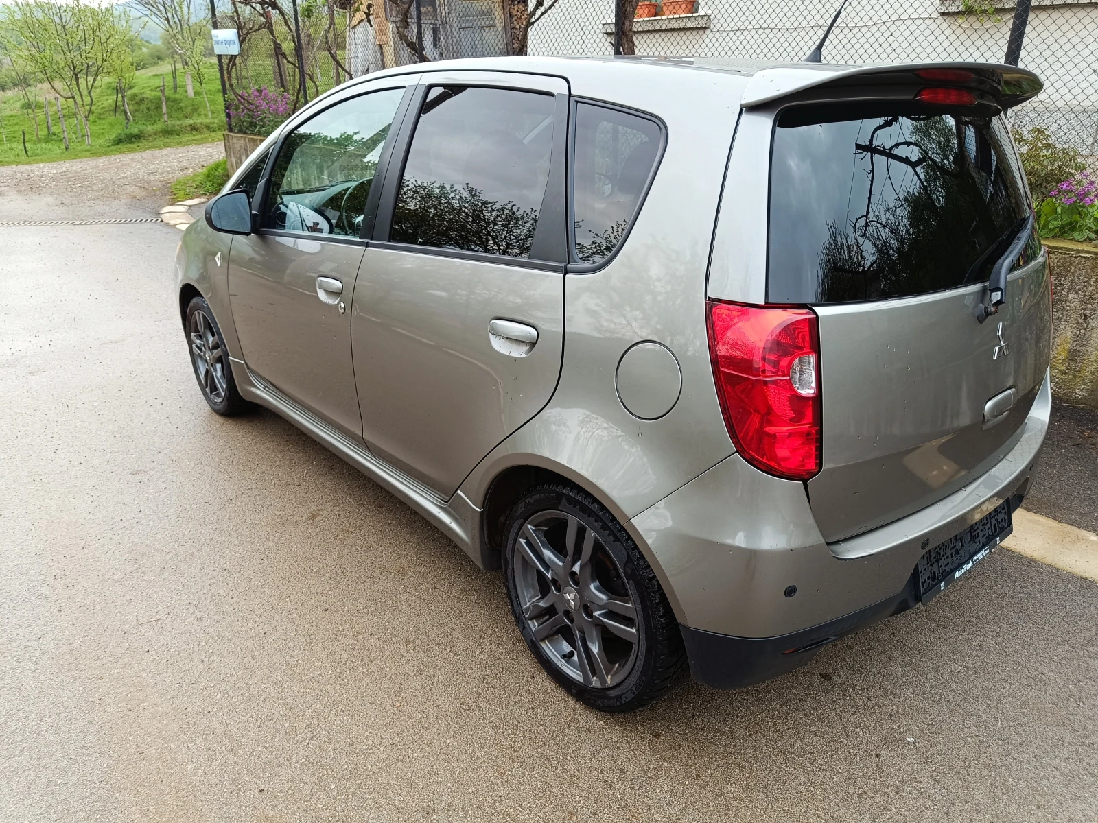 Mitsubishi Colt  - изображение 6