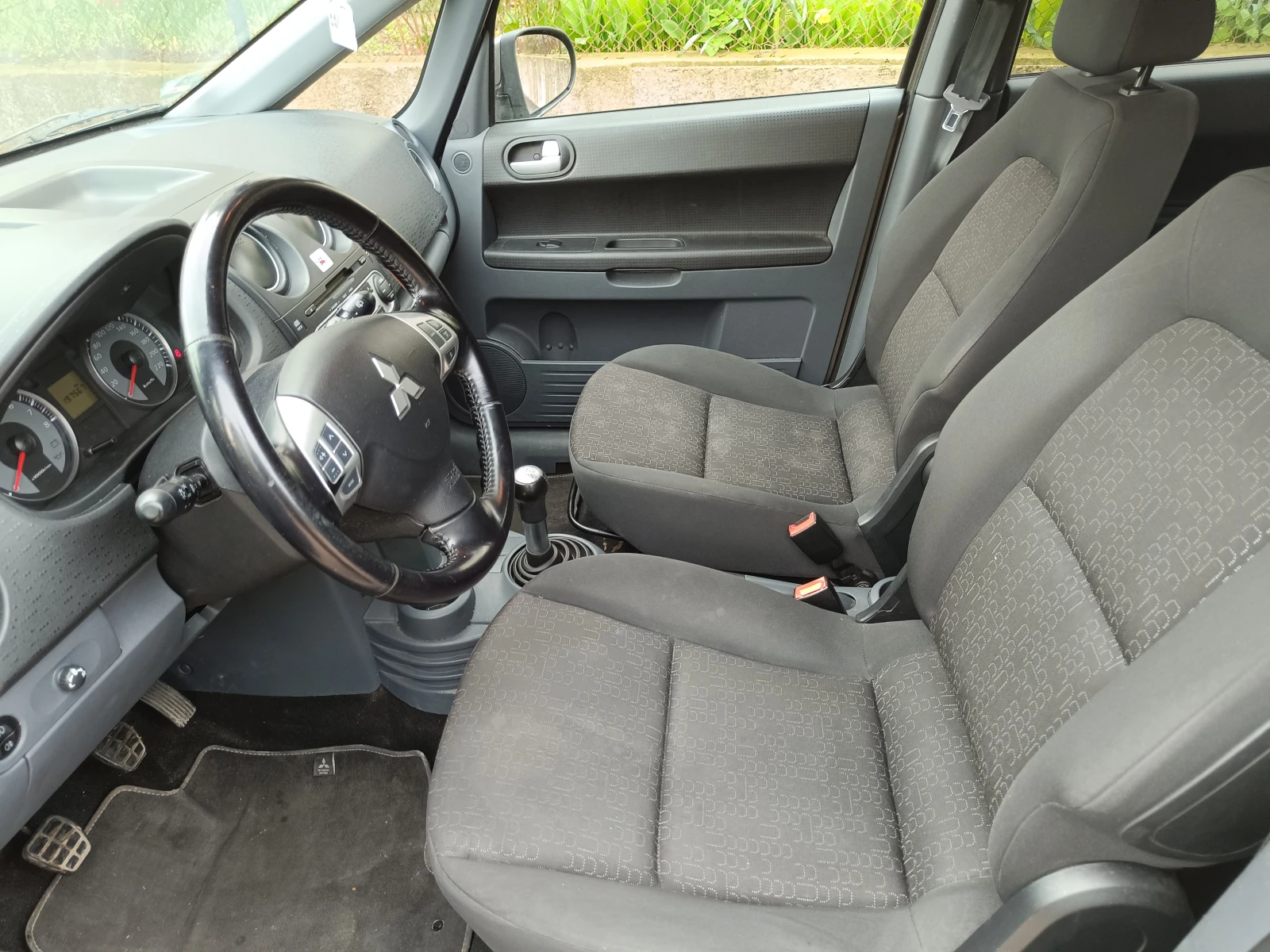 Mitsubishi Colt  - изображение 9