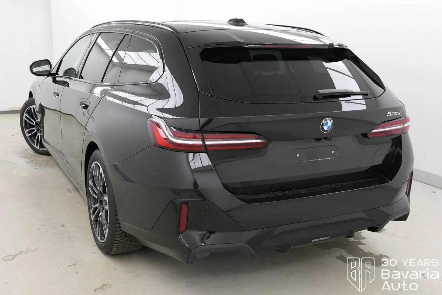 BMW 520 d Touring M Sport Paket - изображение 2
