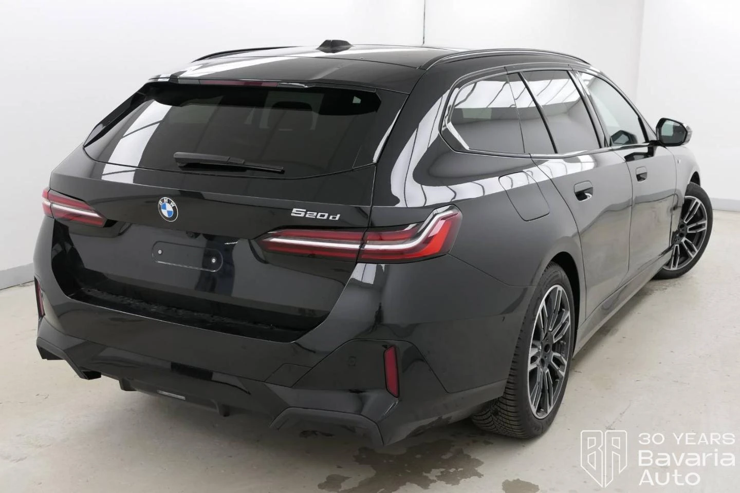 BMW 520 d Touring M Sport Paket - изображение 3