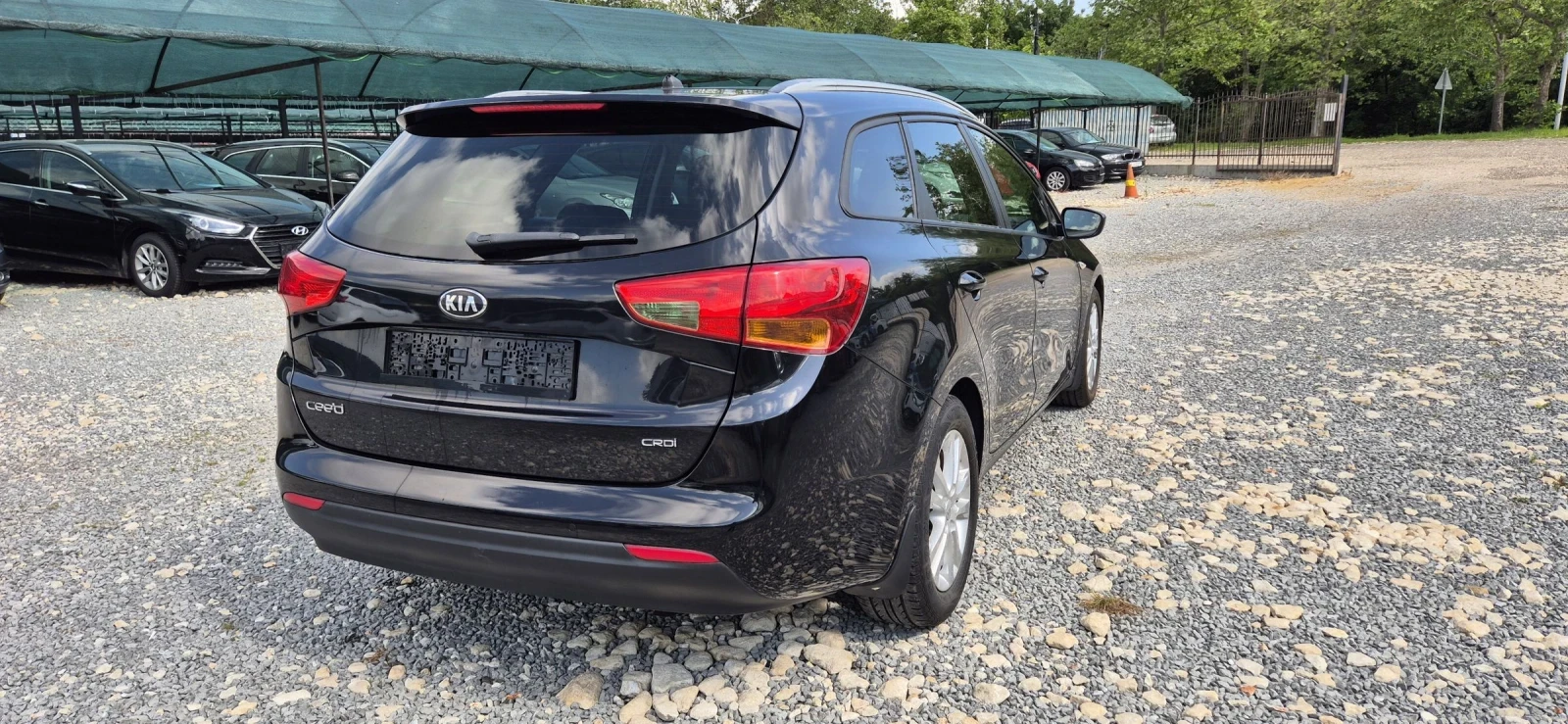 Kia Ceed 1.6, снимка 8 - Автомобили и джипове - 52041271
