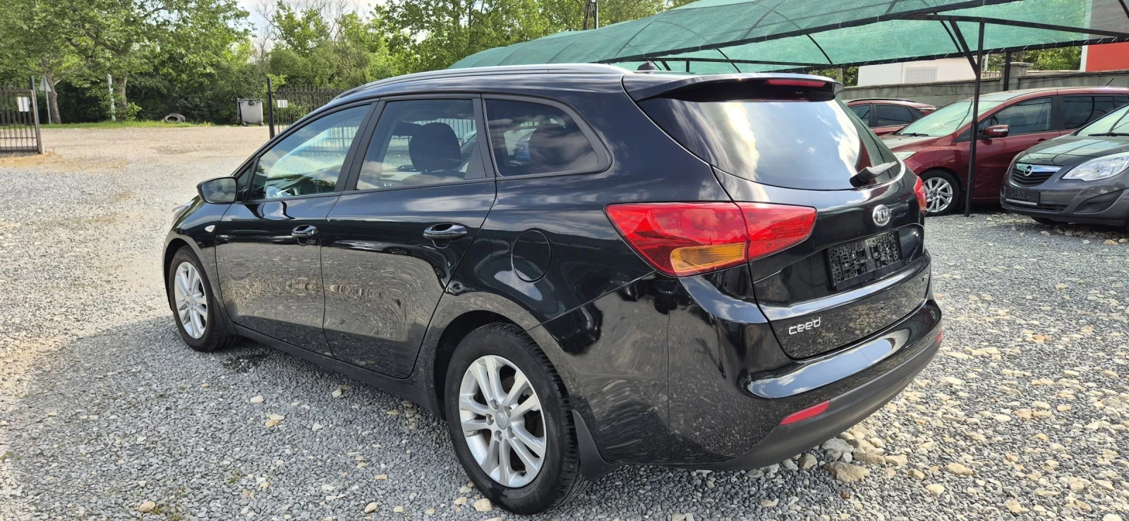 Kia Ceed 1.6, снимка 9 - Автомобили и джипове - 52041271
