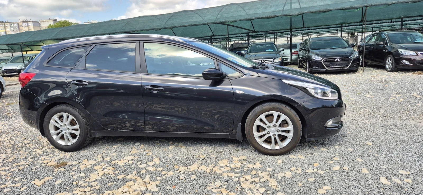 Kia Ceed 1.6, снимка 7 - Автомобили и джипове - 52041271