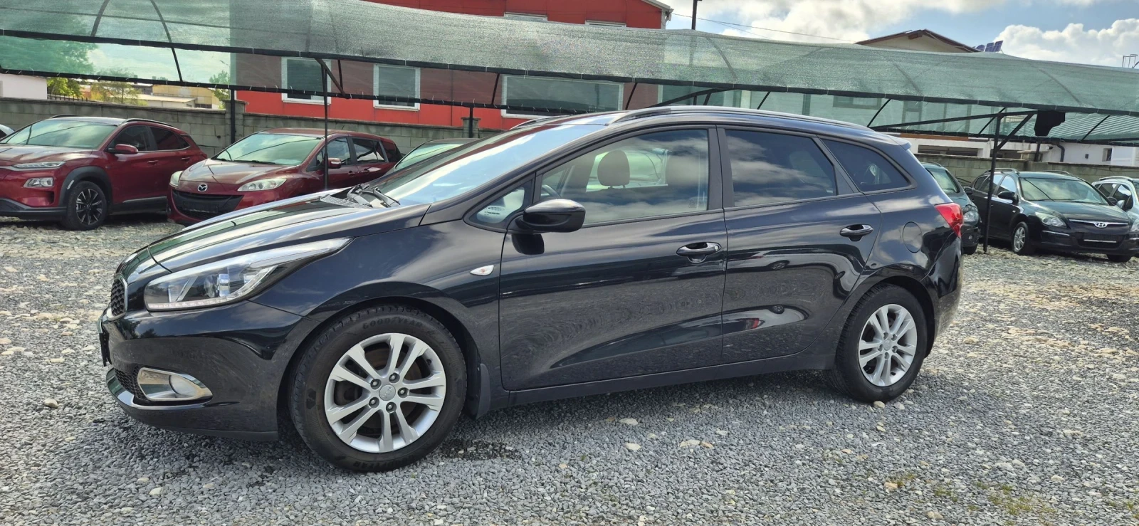 Kia Ceed 1.6, снимка 3 - Автомобили и джипове - 52041271