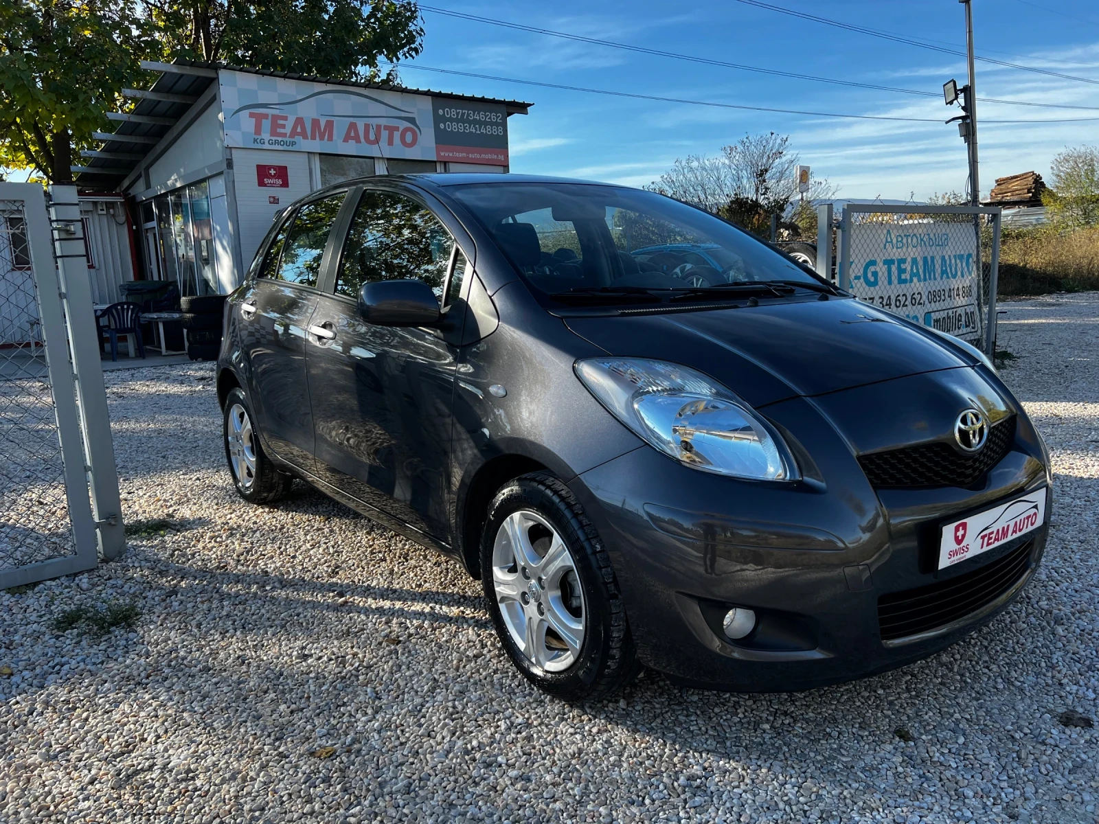 Toyota Yaris 1.33i 99000km!!! SWISS EDITION/NAVI/6-SPEED - изображение 3
