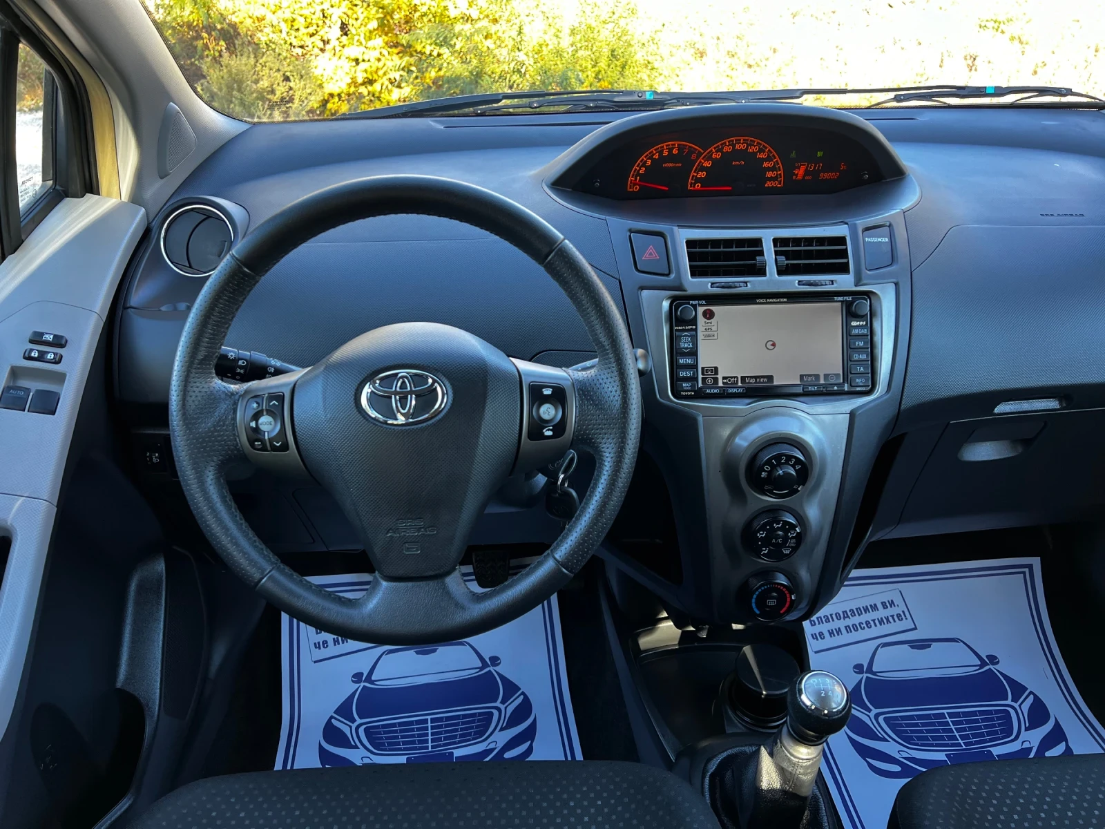 Toyota Yaris 1.33i 99000km!!! SWISS EDITION/NAVI/6-SPEED - изображение 7