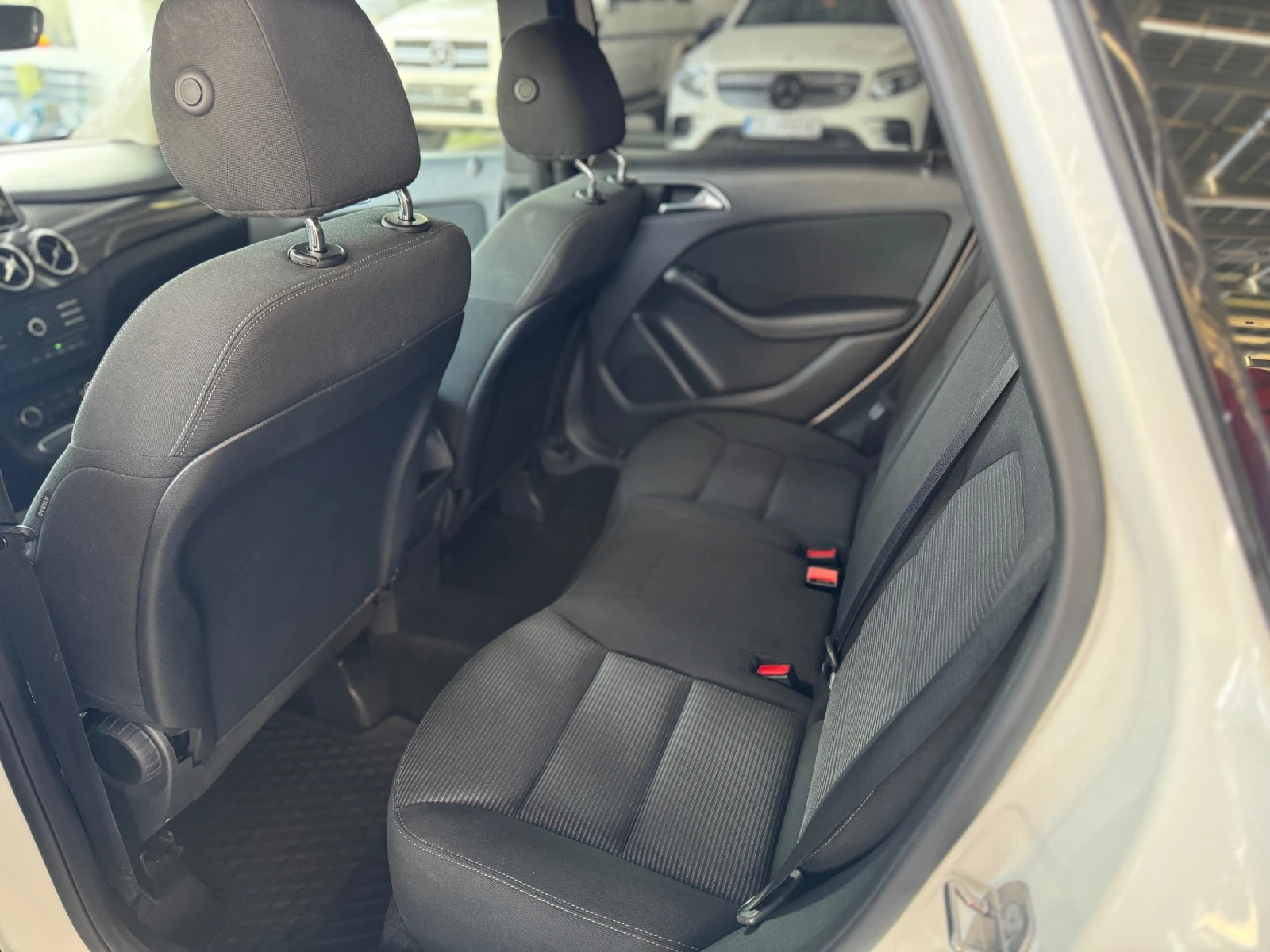 Mercedes-Benz B 220  - изображение 10