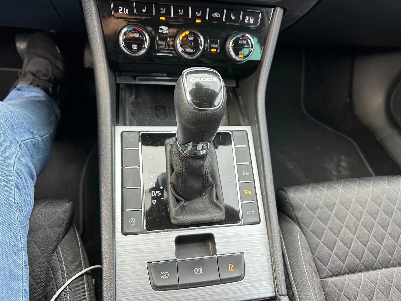 Skoda Superb AMBITION/150HP/CAM/AHK/NAVI/KLESS/ACC/691g - изображение 9