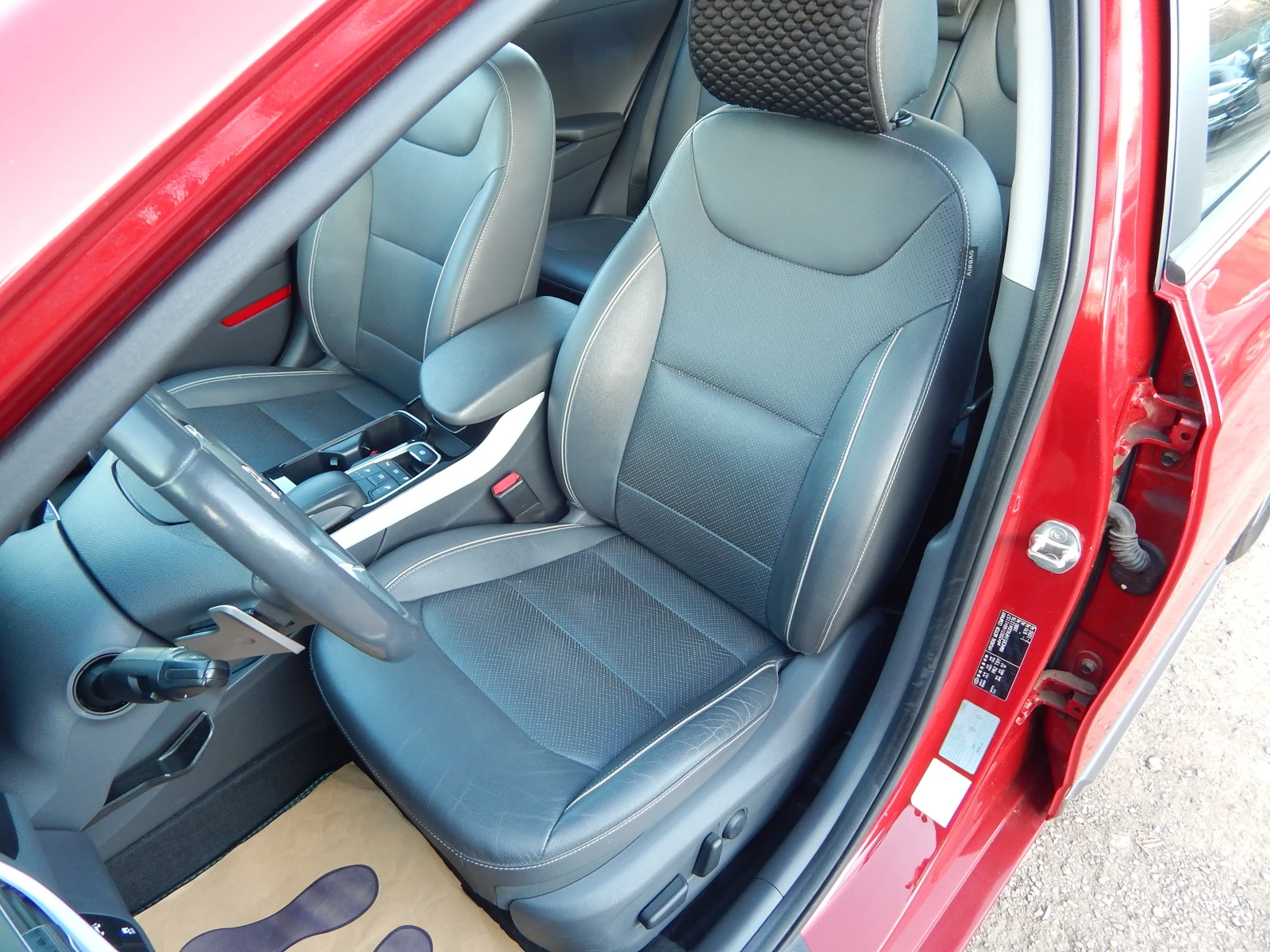 Hyundai Ioniq 28KW-* PREMIUM* , снимка 12 - Автомобили и джипове - 53838593