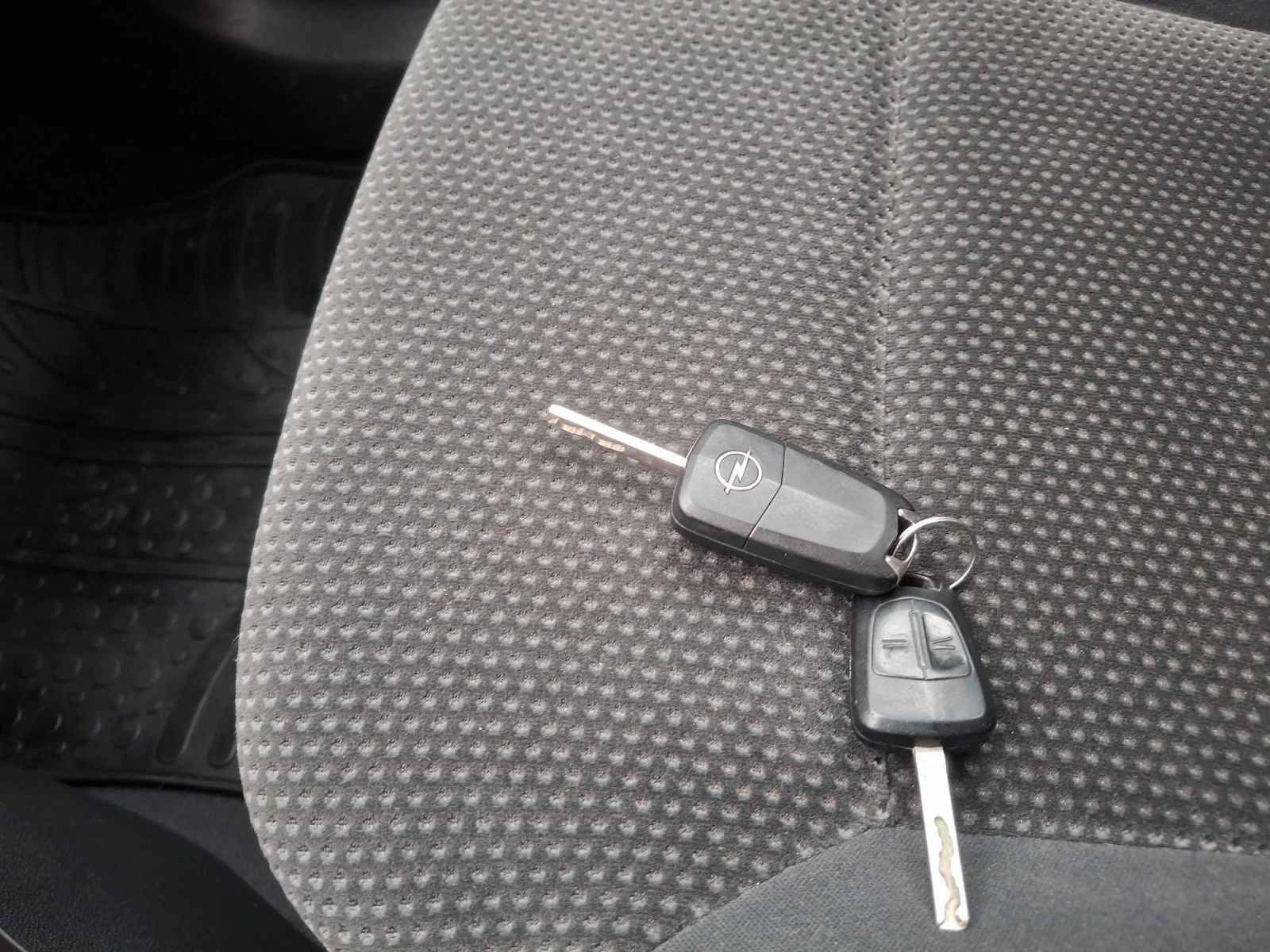 Opel Astra 1.7cdti.klim.80кс., снимка 12 - Автомобили и джипове - 53927915