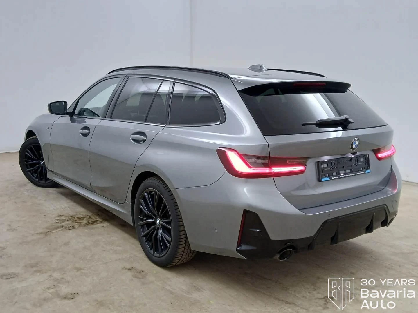 BMW 318 d Touring M Sport Paket Steptronic, снимка 2 - Автомобили и джипове - 54129814