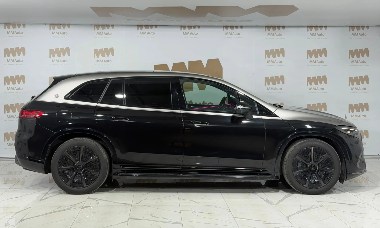 Mercedes-Benz EQS SUV 680 Maybach NightSeries* TV* BiColor* Chauffeu, снимка 2 - Автомобили и джипове - 54800646