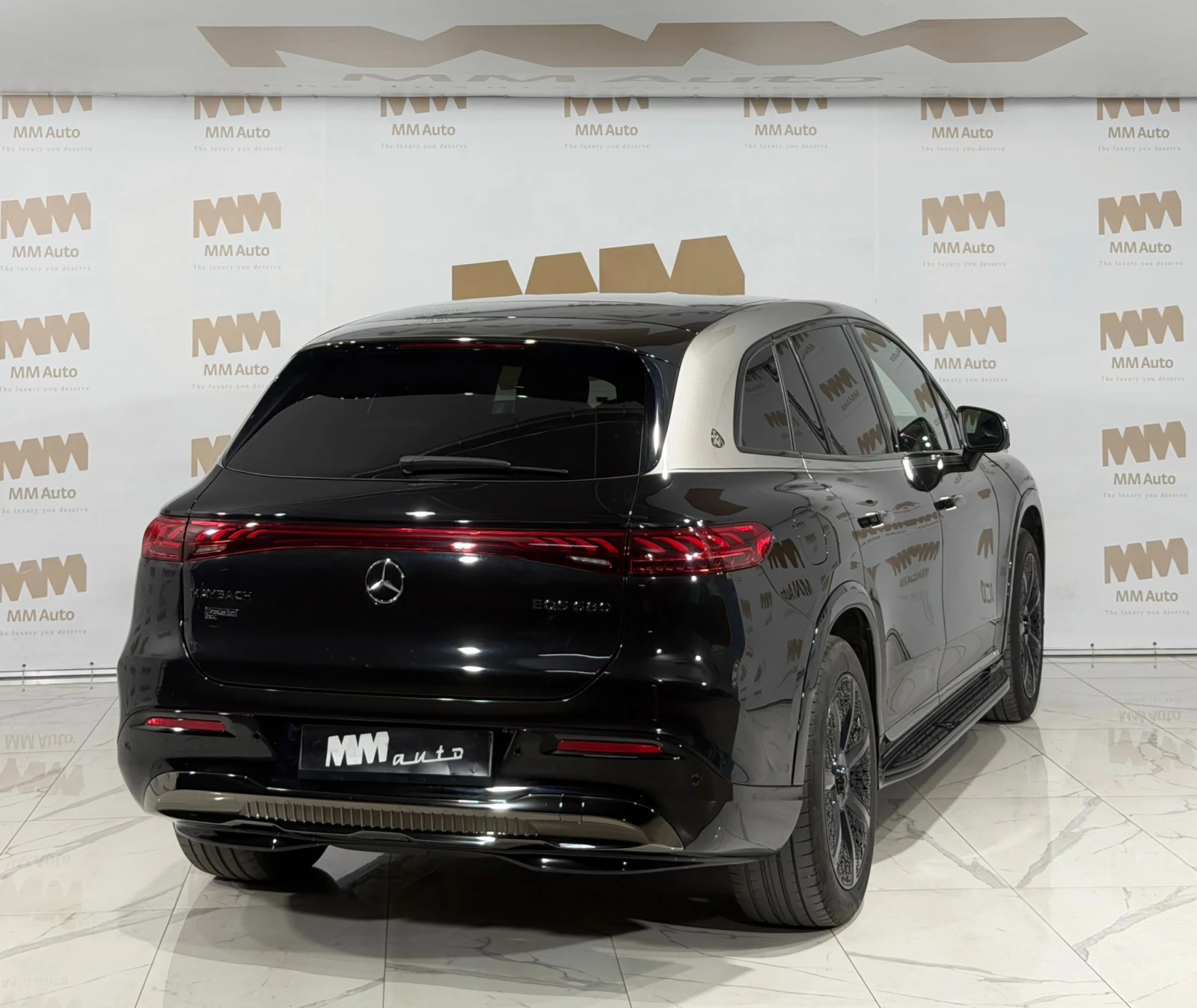 Mercedes-Benz EQS SUV 680 Maybach NightSeries* TV* BiColor* Chauffeu, снимка 3 - Автомобили и джипове - 54800646