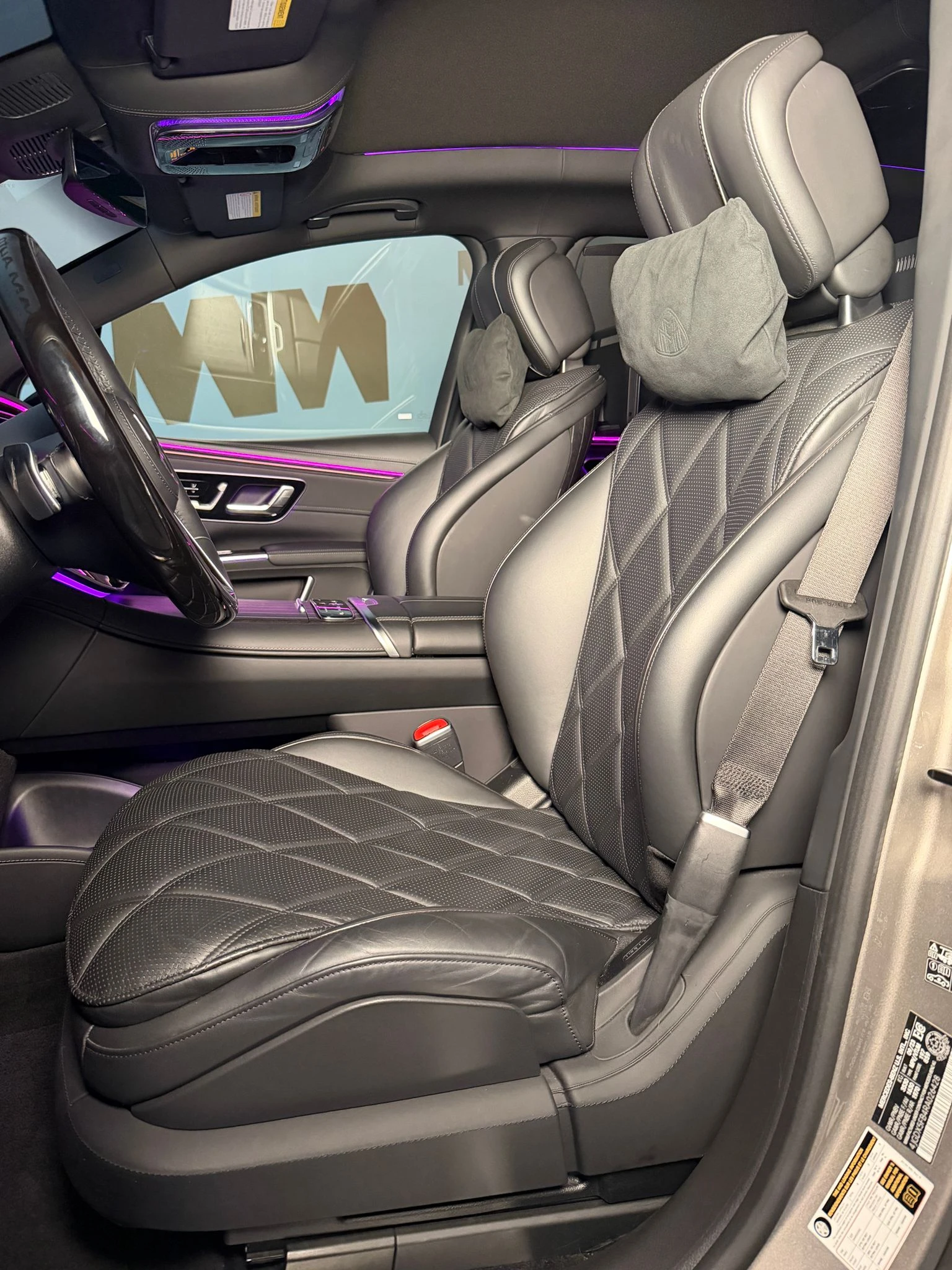 Mercedes-Benz EQS SUV 680 Maybach NightSeries* TV* BiColor* Chauffeu, снимка 8 - Автомобили и джипове - 54800646