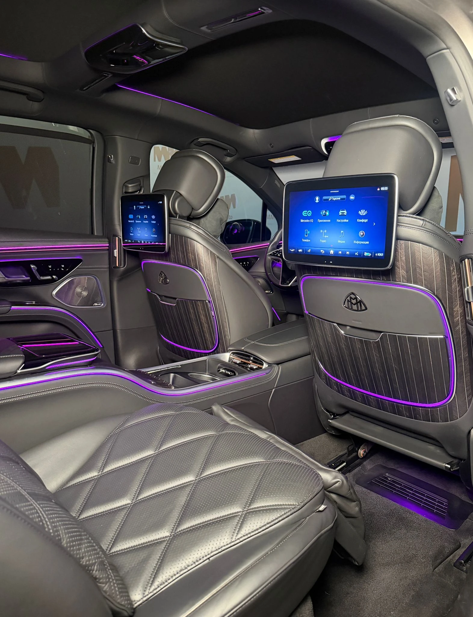 Mercedes-Benz EQS SUV 680 Maybach NightSeries* TV* BiColor* Chauffeu, снимка 16 - Автомобили и джипове - 54800646