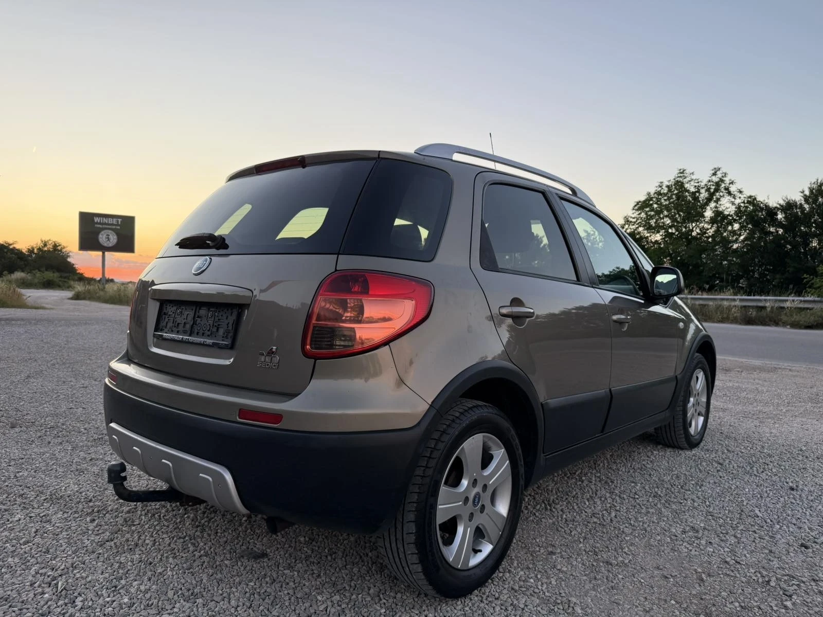 Fiat Sedici 1.9 DDIS 4x4, снимка 4 - Автомобили и джипове - 54948543