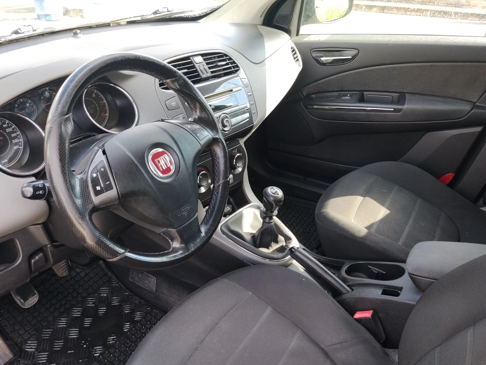 Fiat Bravo 1.6 JTD / E 5, снимка 9 - Автомобили и джипове - 56201374