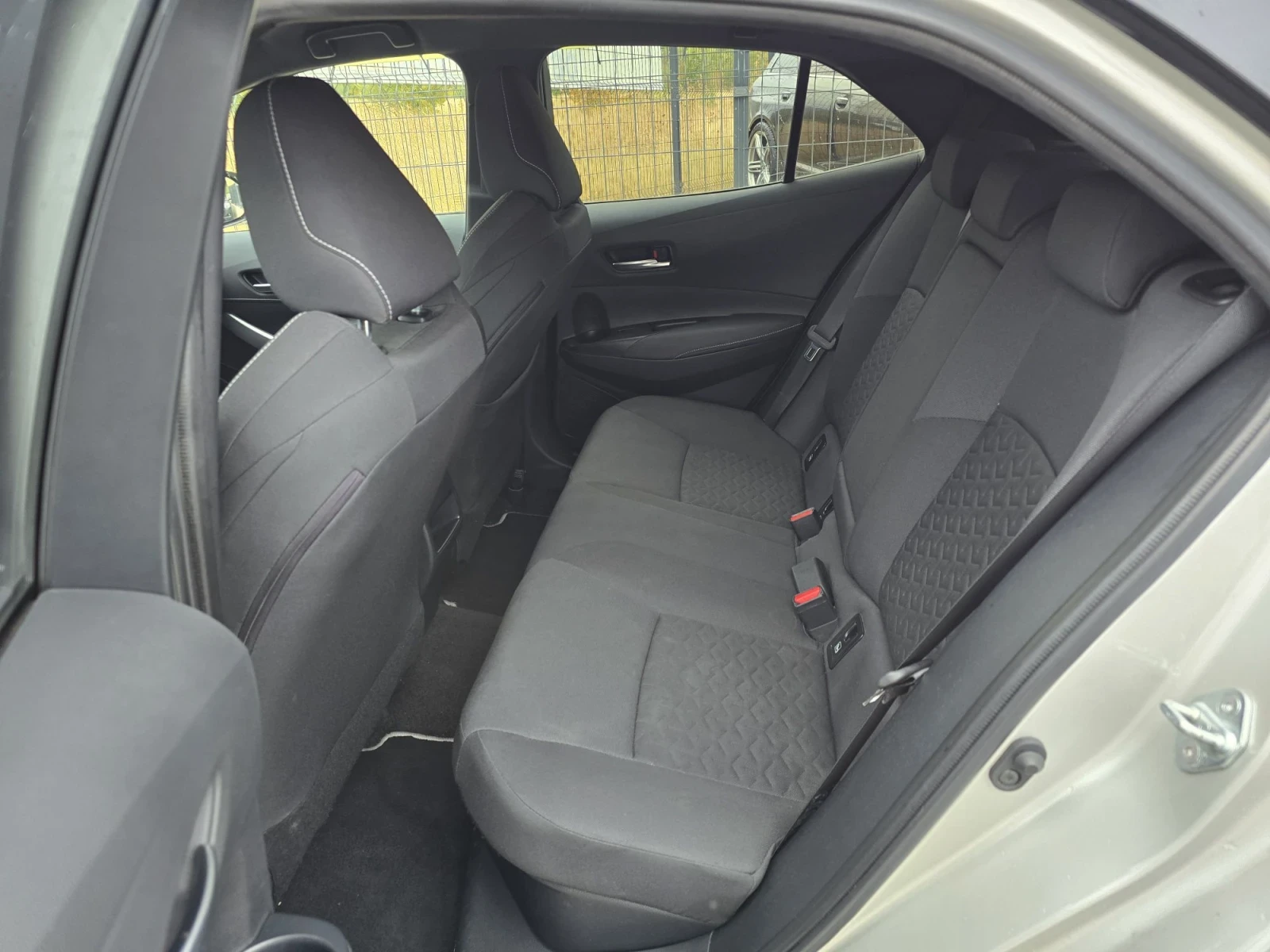 Toyota Corolla PREMIUM/HYBRID/CAMERA, снимка 10 - Автомобили и джипове - 56222438