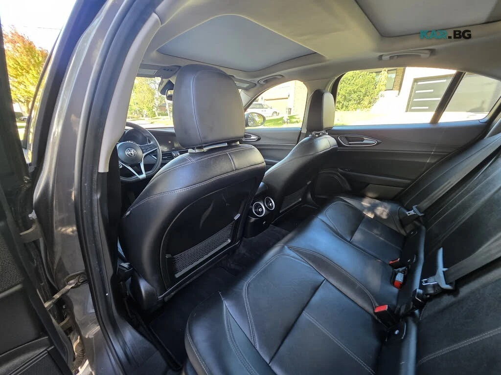 Alfa Romeo Giulia AWD* DISTRONIC* PANORAMA* �������* ������* �����*  | Mobile.bg � ����������� 12