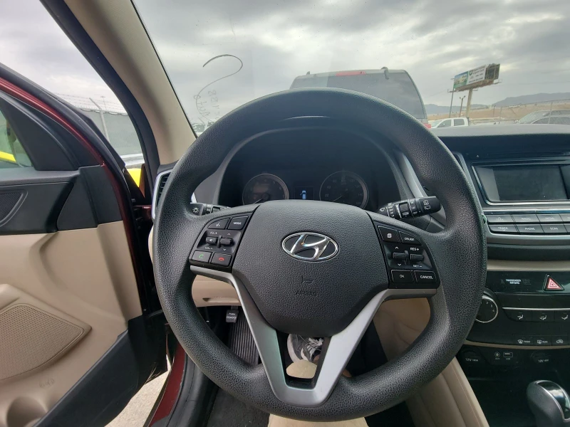 Hyundai Tucson SE w/Beige Interior, снимка 8 - Автомобили и джипове - 47693170