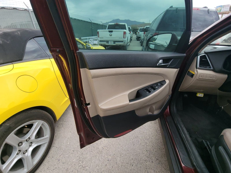 Hyundai Tucson SE w/Beige Interior, снимка 4 - Автомобили и джипове - 47693170