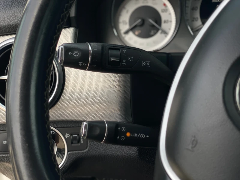 Mercedes-Benz GLK ///AMG 4MATIC CAMERA PARK ASSIST, снимка 13 - Автомобили и джипове - 51493742