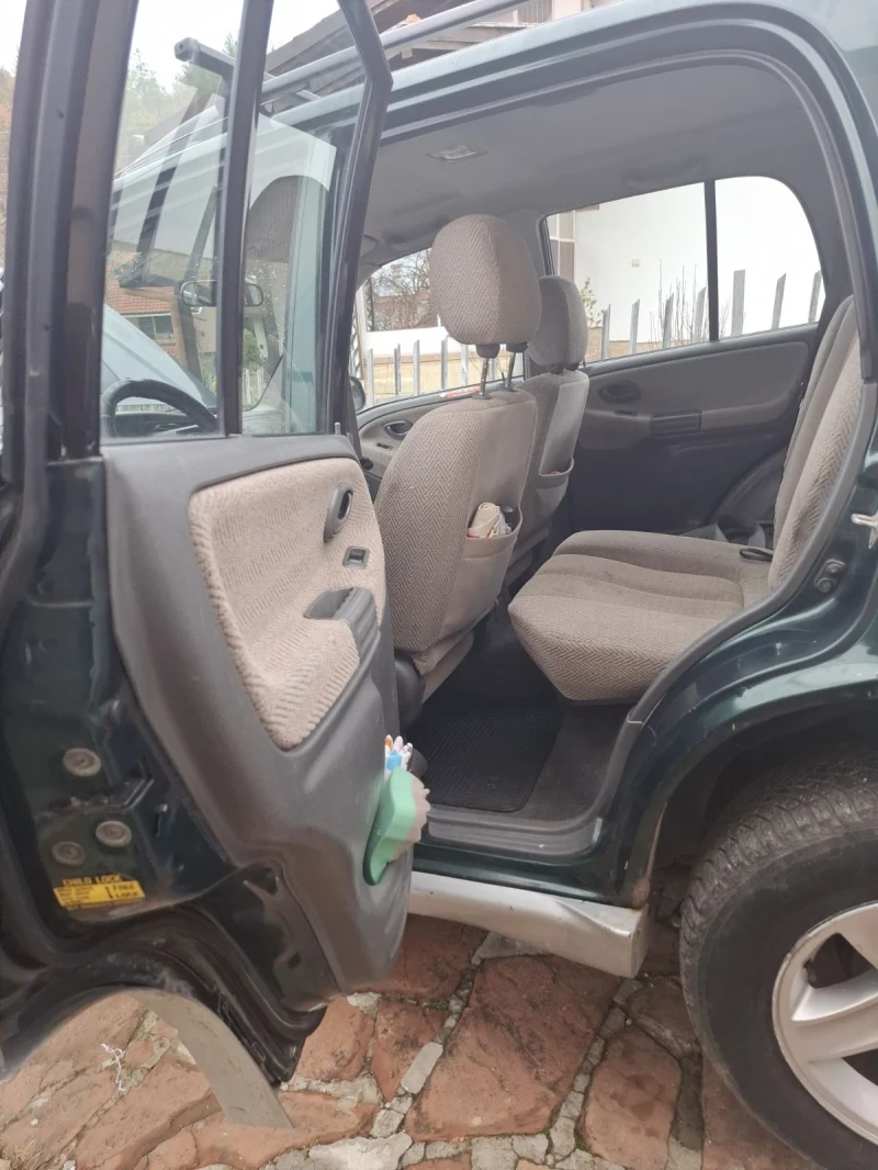 Suzuki Grand vitara 2.0, снимка 12 - Автомобили и джипове - 52694324