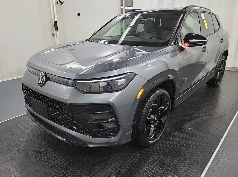 VW Tiguan 2025 Volkswagen TIGUAN R-LINE BLACK EDITION