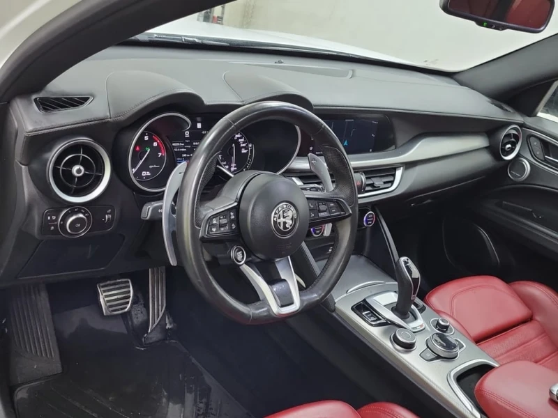Alfa Romeo Stelvio * VELOCE * CARFAX * БЕЗ ПЪРВОНАЧАЛНА ВНОСКА, снимка 10 - Автомобили и джипове - 53193314