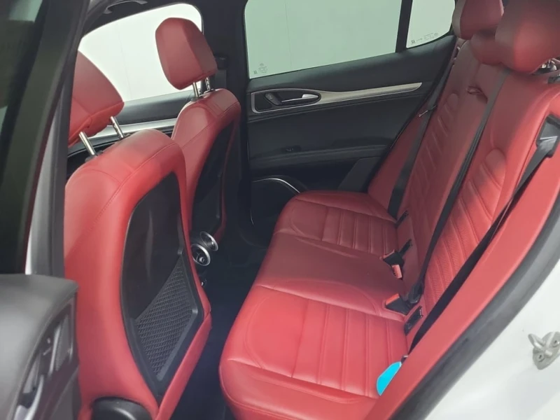 Alfa Romeo Stelvio * VELOCE * CARFAX * БЕЗ ПЪРВОНАЧАЛНА ВНОСКА, снимка 13 - Автомобили и джипове - 53193314