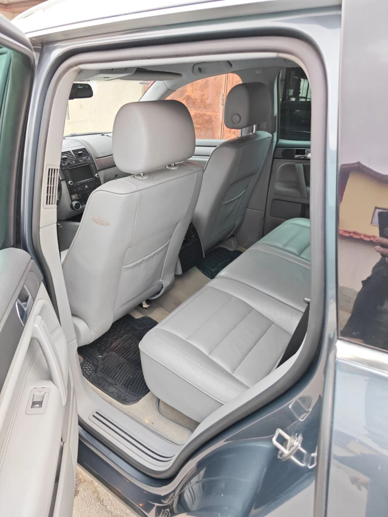 VW Touareg, снимка 10 - Автомобили и джипове - 53575954