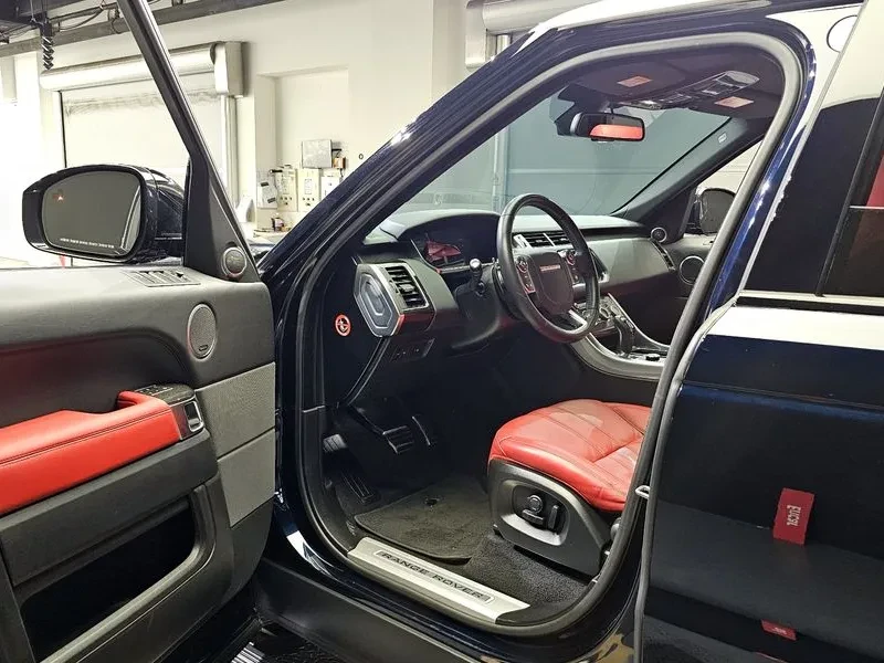Land Rover Range Rover Sport 3.0D, снимка 10 - Автомобили и джипове - 54500522