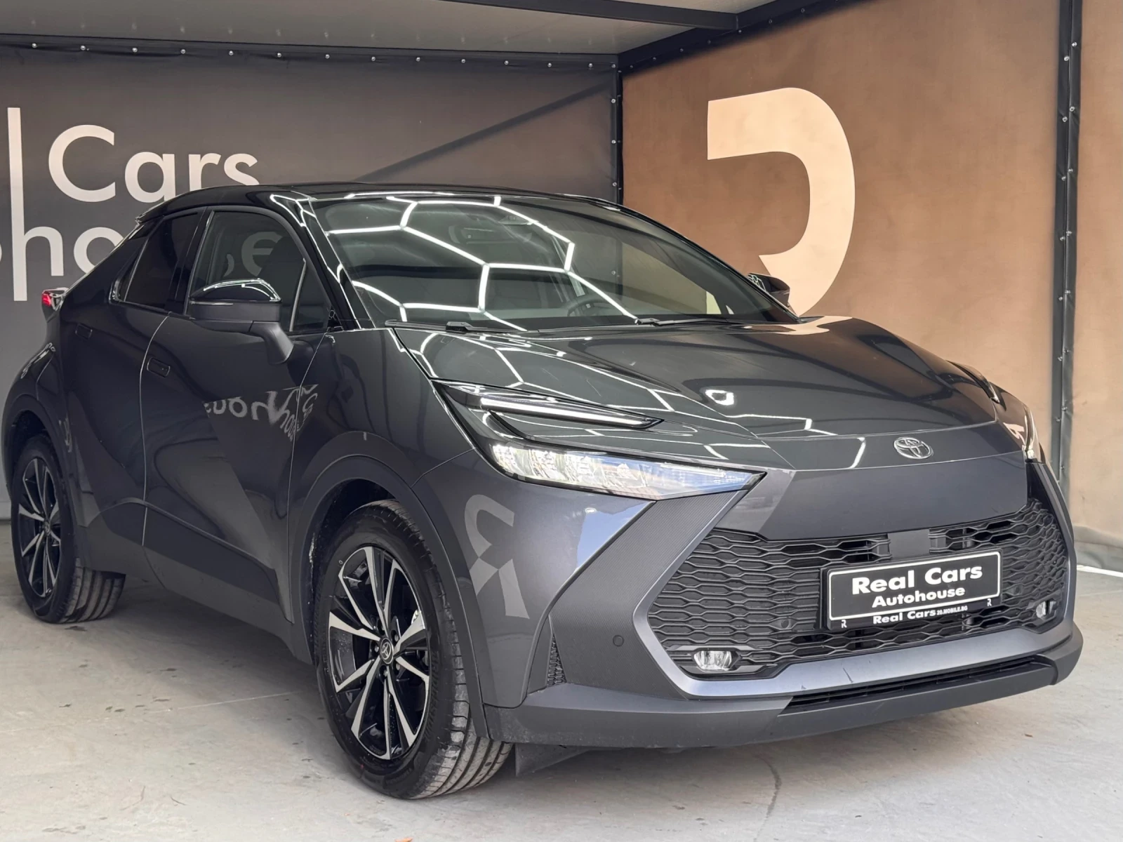 Toyota C-HR 2.0HYBRID* НАЛИЧЕН* TEAM D* DISTR* KEYLESS* CAMERA - изображение 3