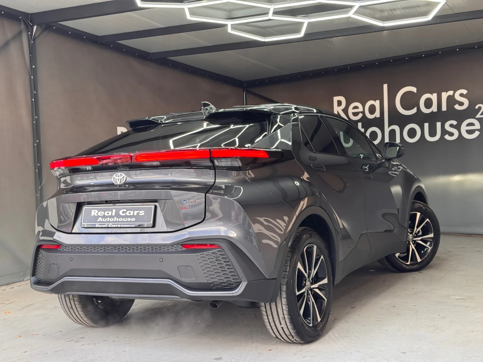 Toyota C-HR 2.0HYBRID* НАЛИЧЕН* TEAM D* DISTR* KEYLESS* CAMERA - изображение 4