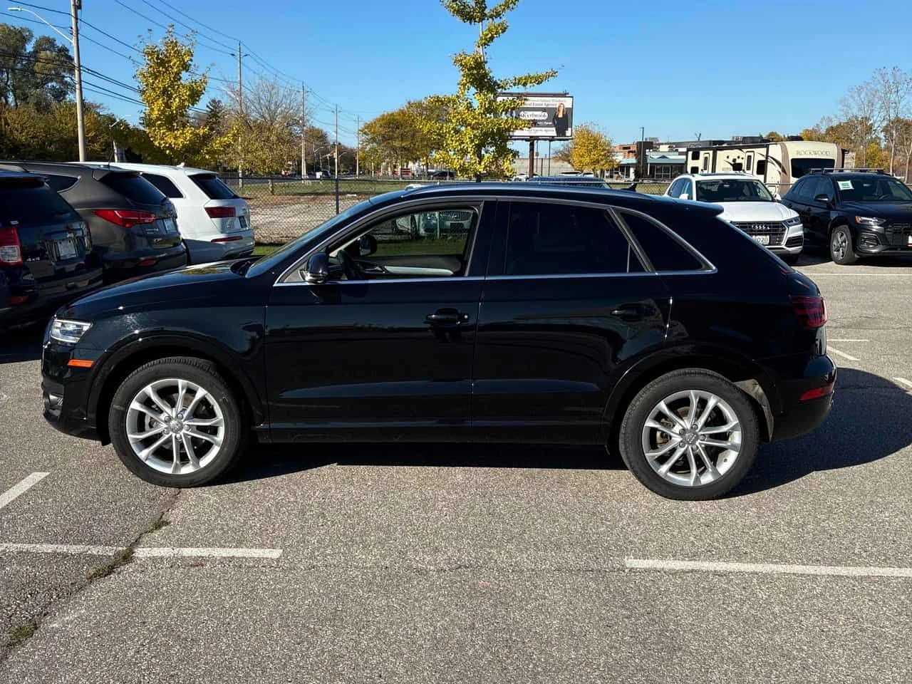 Audi Q3 TECHNIK QUATTRO * ПОДГРЕВИ* ПАРКТРОНИЦИ* КАМЕРА*   - изображение 3