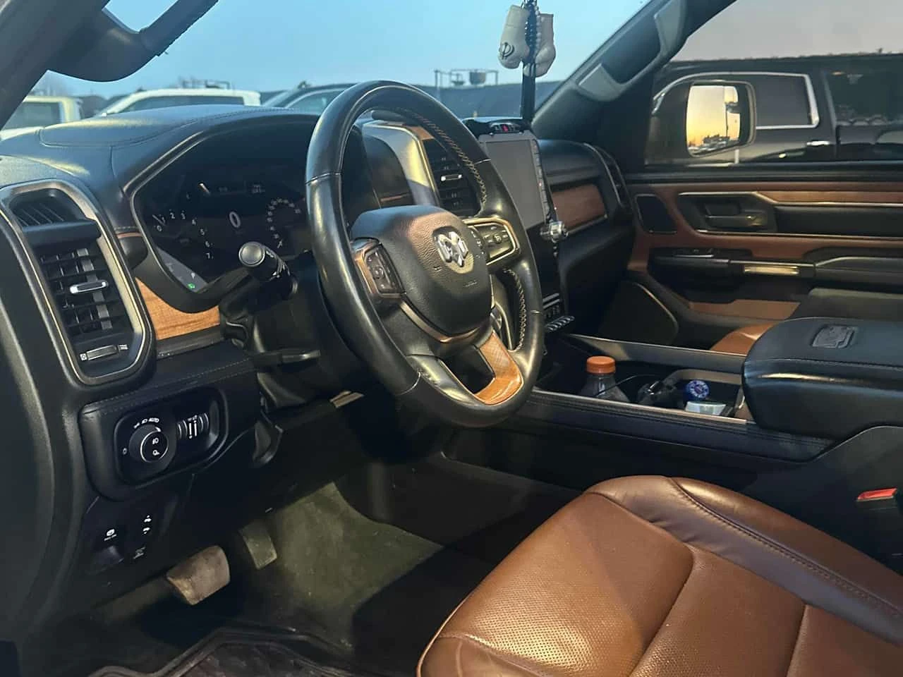 Dodge RAM 1500 * Limited Longhorn * ПАНО* ПОДГРЕВ* KEYLESS*  - изображение 5