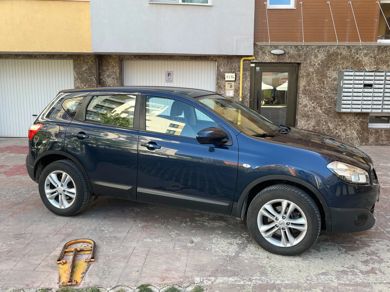 Nissan Qashqai 2.0 dci 4x4, снимка 4 - Автомобили и джипове - 54034150