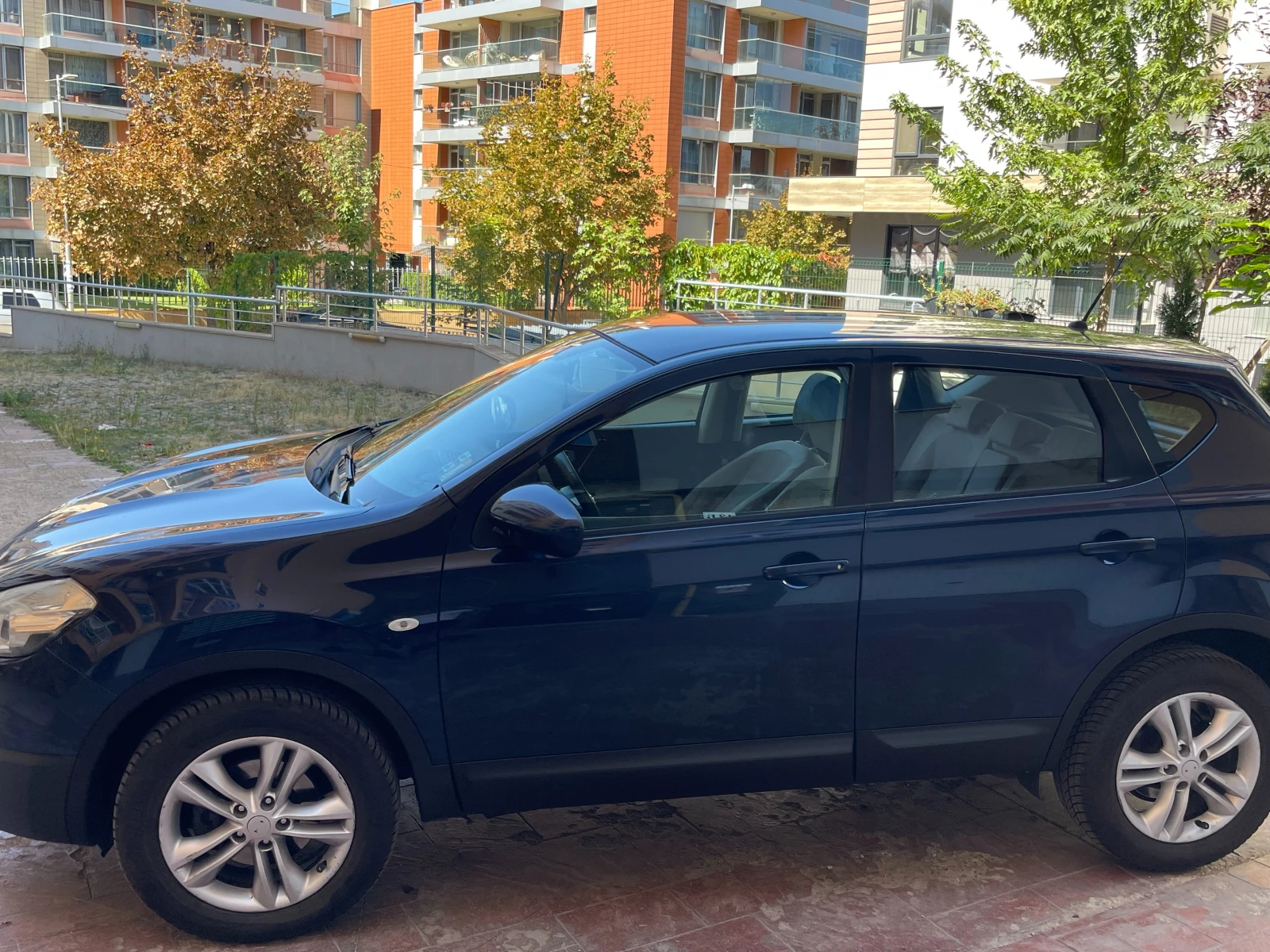 Nissan Qashqai 2.0 dci 4x4, снимка 7 - Автомобили и джипове - 54034150