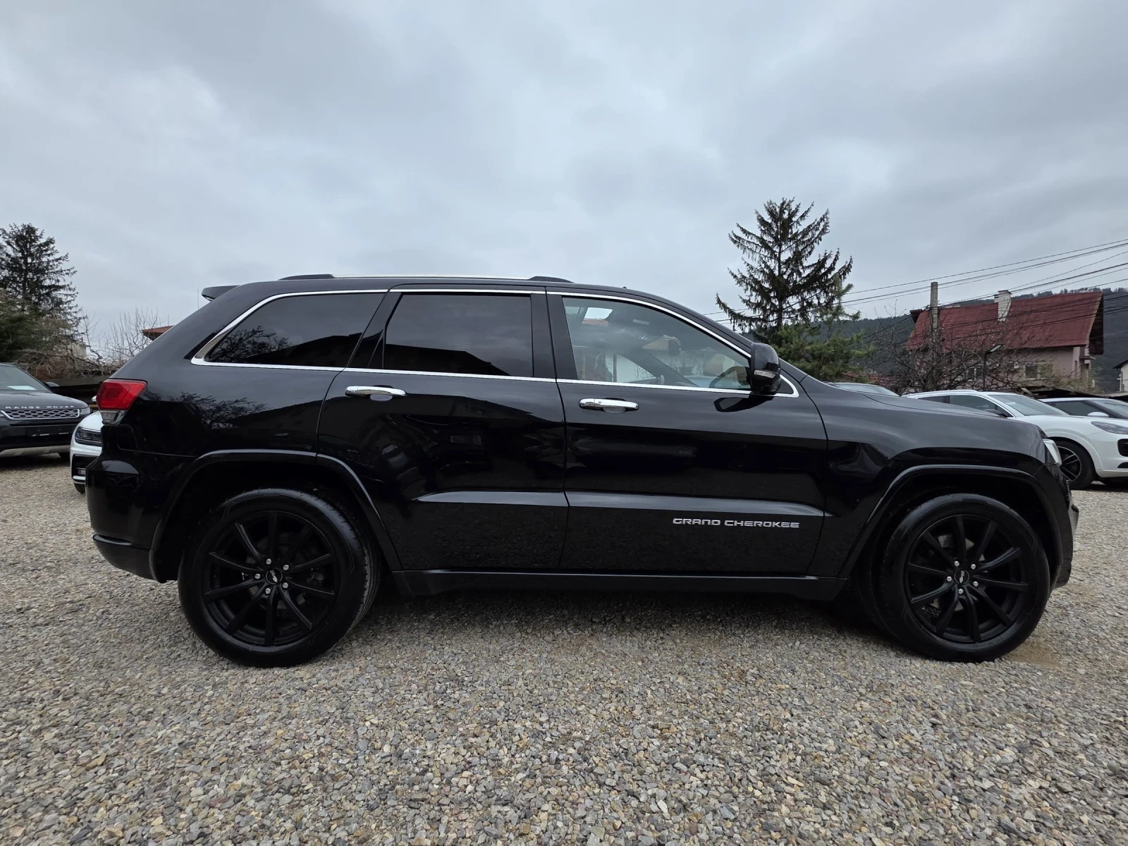 Jeep Grand cherokee OVERLAND= PANO= DISTRONIK, снимка 8 - Автомобили и джипове - 54038986