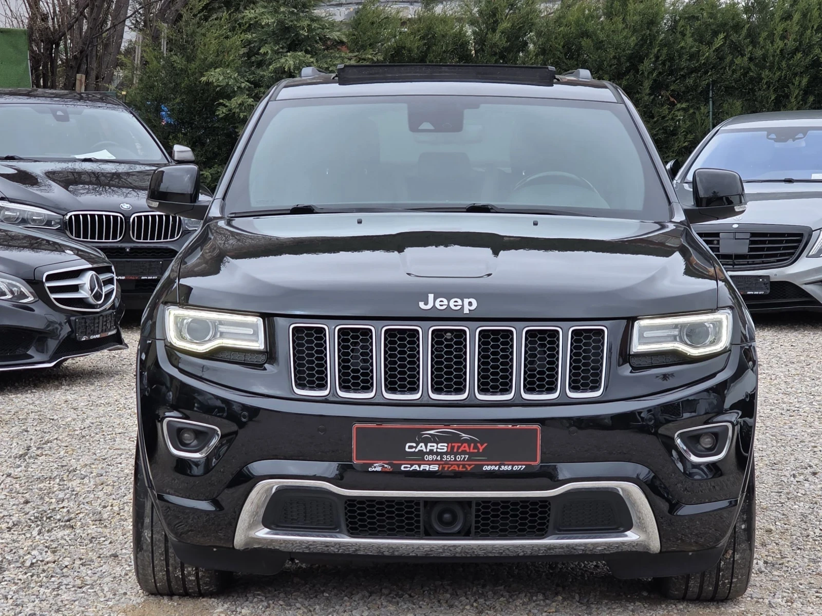 Jeep Grand cherokee OVERLAND= PANO= DISTRONIK, снимка 2 - Автомобили и джипове - 54038986