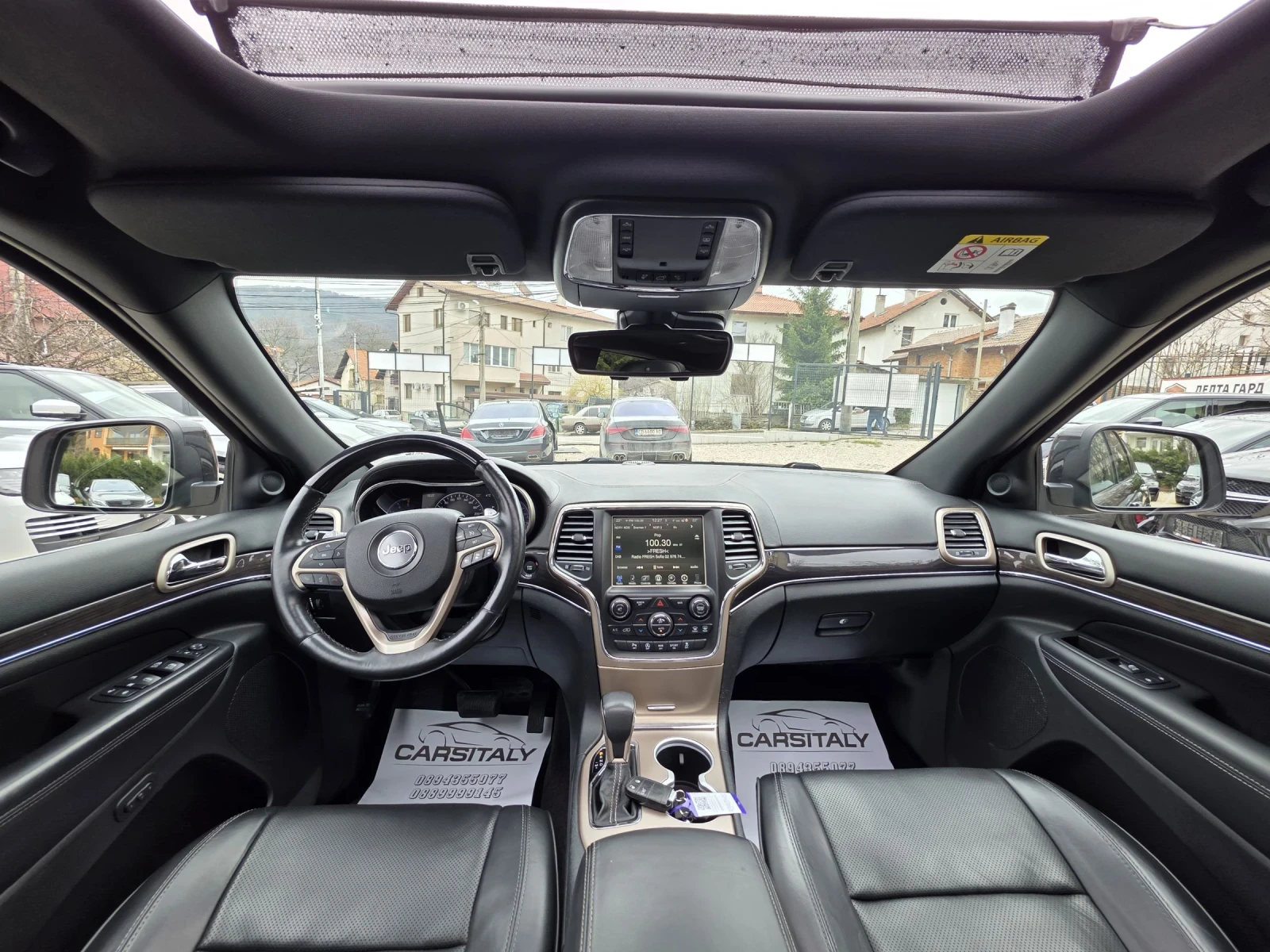 Jeep Grand cherokee OVERLAND= PANO= DISTRONIK, снимка 14 - Автомобили и джипове - 54038986